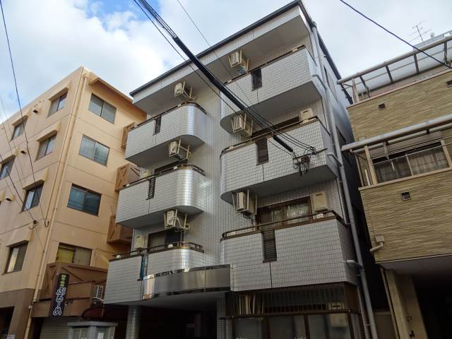 											ル・ブール城東
										外観